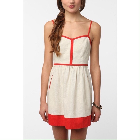 Urban Outfitters Dresses & Skirts - Urban Outfitters Cope Linen Red and Cream Dress